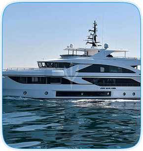 C'est La Vie luxury yacht