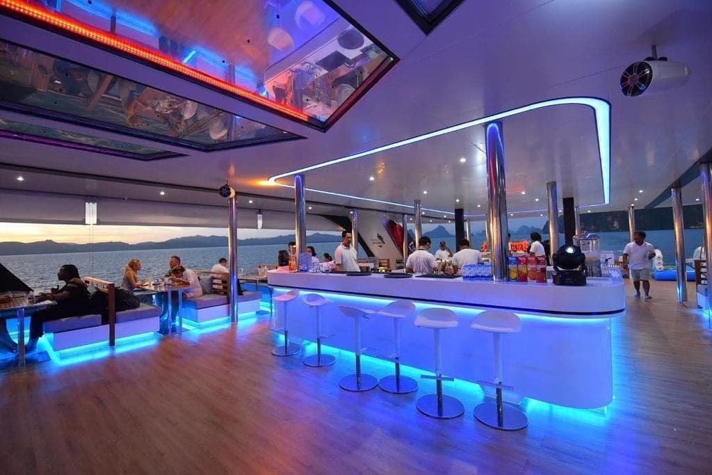 Yacht Image