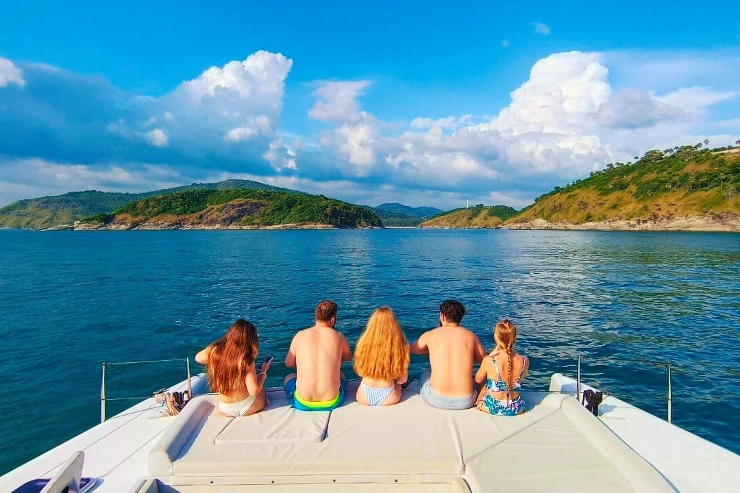5 เคล็ดลับสำคัญสำหรับการเช่าเรือยอชท์ที่น่าจดจำในภูเก็ต