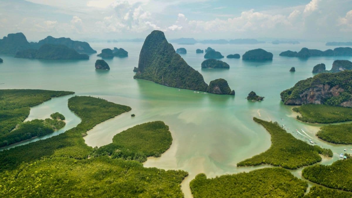 Entdecken Sie die Phang Nga Bucht auf einem privaten Yachtcharter von Phuket